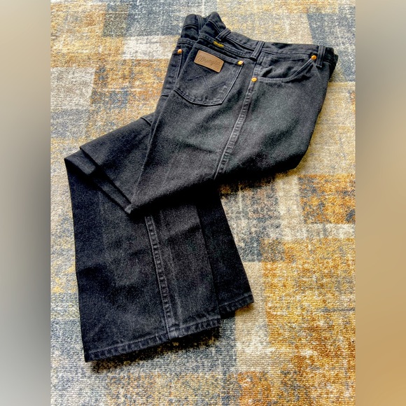 Men’s Wrangler Relaxed Fit Boot Cut Black Jeans Size 33 x 32 - Picture 5 of 5